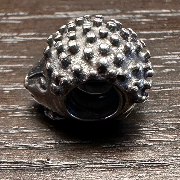 Pandora Hedgehog Charm - Picture 2 of 6